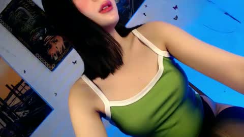 Snapshot of emilyfuckers chatting on 01/18/25, 02:02 ariane online show from 01/18/25, 02:02