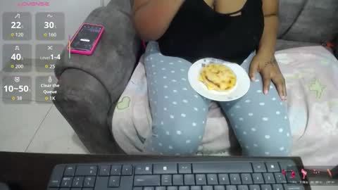 Emilyhines online show from 12/01/25, 03:22