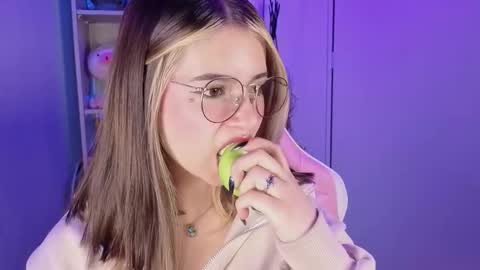 VALEEEN online show from 10/15/25, 04:51