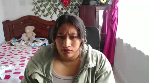 Snapshot of emilylove14 chatting on 12/27/24, 07:35 Emily Cortez online show from 12/27/24, 07:35