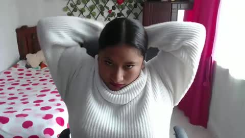 Snapshot of emilylove14 chatting on 12/28/24, 08:47 Emily Cortez online show from 12/28/24, 08:47