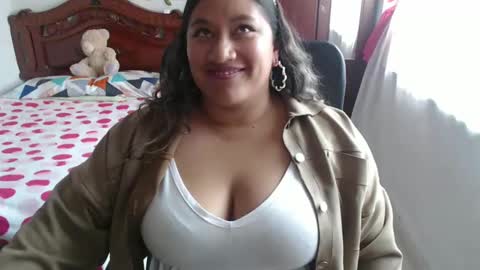 Snapshot of emilylove14 chatting on 12/29/24, 08:15 Emily Cortez online show from 12/29/24, 08:15