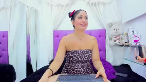Emily online show from 12/05/24, 04:53