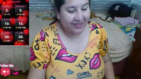 Snapshot of emilynessa_ chatting on 02/14/26, 09:44 emily nessa online show from 02/14/26, 09:44