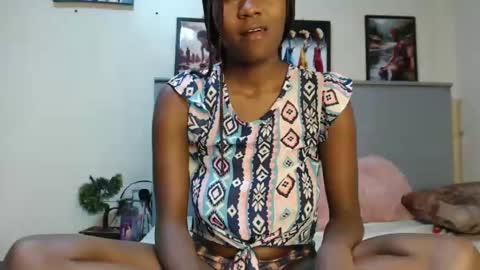 Emilly online show from 01/22/25, 12:27