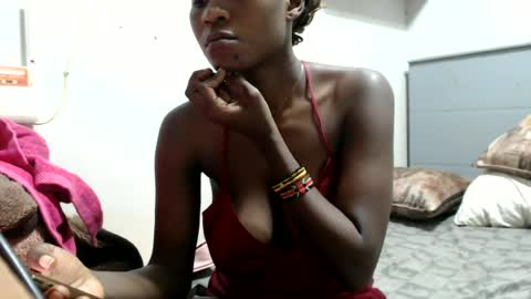 Snapshot of emilyposha chatting on 06/16/26, 10:34 Emilly online show from 06/16/26, 10:34