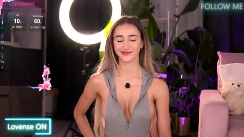 Emily online show from 09/23/25, 02:25