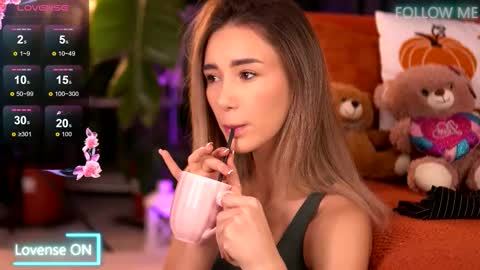 Emily online show from 11/07/25, 04:23