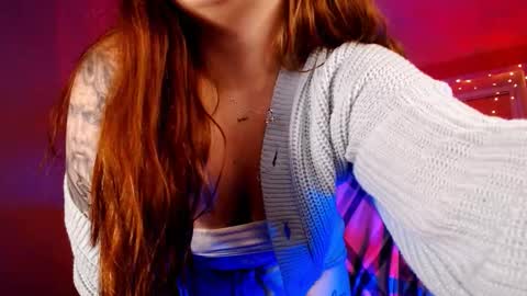 Snapshot of emilyrisse chatting on 10/14/25, 04:52 Emily Emi online show from 10/14/25, 04:52