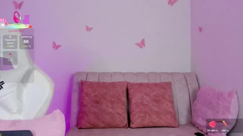 Snapshot of emilyrive chatting on 09/23/25, 11:24 Emily  online show from 09/23/25, 11:24