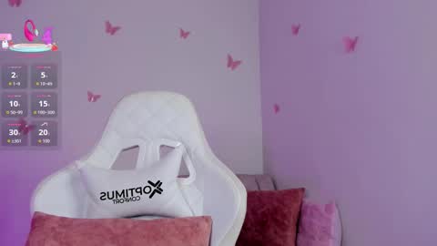 Snapshot of emilyrive chatting on 09/25/25, 11:14 Emily  online show from 09/25/25, 11:14