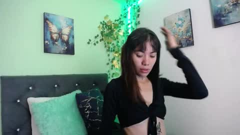 Snapshot of emilyrose_11 chatting on 10/04/25, 02:37 Emily online show from 10/04/25, 02:37