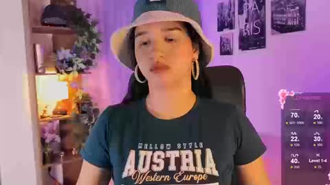 Snapshot of emilyrousex chatting on 09/27/25, 02:22 emilyrousex online show from 09/27/25, 02:22