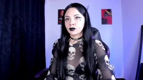 Snapshot of emilyrymer chatting on 11/12/25, 09:03 Emily Support me to have 100 likes plx online show from 11/12/25, 09:03