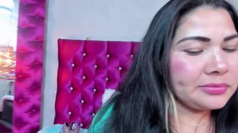 Snapshot of emilysander_ chatting on 01/09/25, 08:44 Emily online show from 01/09/25, 08:44