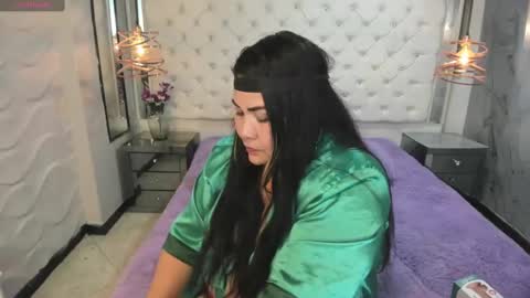 Snapshot of emilysander_ chatting on 01/11/25, 01:16 Emily online show from 01/11/25, 01:16