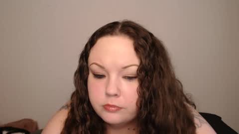 Snapshot of emilysgotissues chatting on 12/29/24, 06:16 Emily Bankz online show from 12/29/24, 06:16