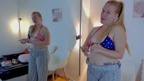 Snapshot of emilysumer chatting on 02/21/26, 04:46 Summer 3 online show from 02/21/26, 04:46