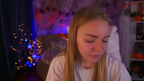 Snapshot of emilysunshines chatting on 11/01/25, 02:08 MY NAME IS Emily WELCOME EVERYONE I WILL BE HAPPY TO GIVE YOU WHAT YOU HAVE DREAMED OF FOR SO LONG online show from 11/01/25, 02:08