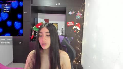 Snapshot of emilytafur chatting on 12/18/24, 06:57 Emy online show from 12/18/24, 06:57