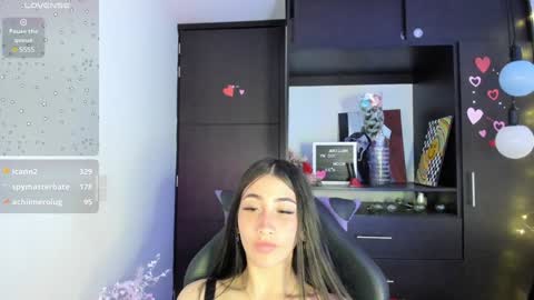 Snapshot of emilytafur chatting on 02/01/25, 03:08 Emy online show from 02/01/25, 03:08