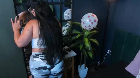 Snapshot of emilythyson chatting on 09/22/25, 12:18 Emily Thyson online show from 09/22/25, 12:18