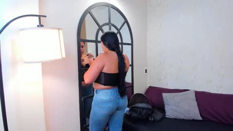 Snapshot of emilythyson chatting on 09/24/25, 12:08 Emily Thyson online show from 09/24/25, 12:08