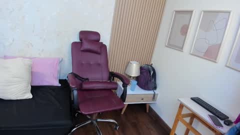 Snapshot of emilythyson chatting on 10/06/25, 12:13 Emily Thyson online show from 10/06/25, 12:13