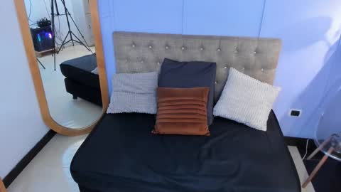 Snapshot of emilythyson chatting on 10/13/25, 12:05 Emily Thyson online show from 10/13/25, 12:05