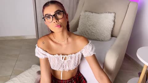 Emily online show from 09/10/25, 03:56