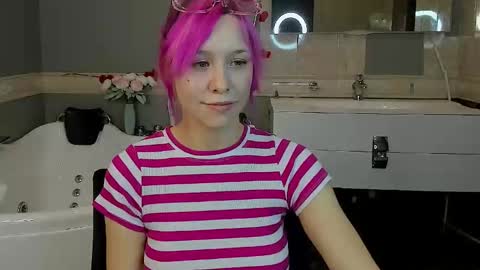 Snapshot of emilytrase chatting on 03/25/26, 01:44 Betty online show from 03/25/26, 01:44