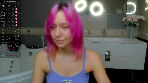 Snapshot of emilytrase chatting on 03/27/26, 08:26 Betty online show from 03/27/26, 08:26