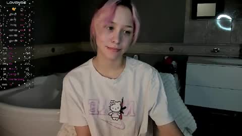 Snapshot of emilytrase chatting on 04/11/26, 01:21 Betty online show from 04/11/26, 01:21