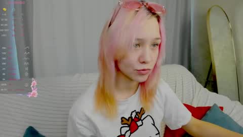 Snapshot of emilytrase chatting on 04/16/26, 01:06 Betty online show from 04/16/26, 01:06