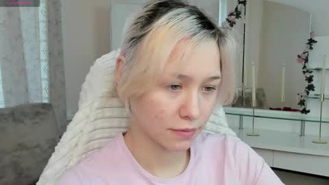 Snapshot of emilytrase chatting on 04/28/26, 01:15 Betty online show from 04/28/26, 01:15