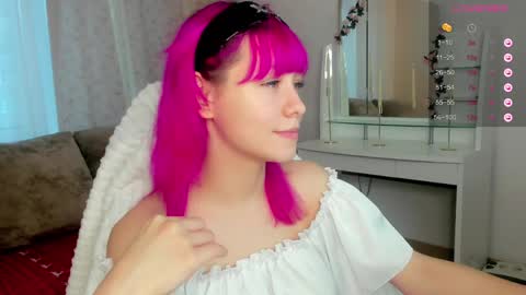 Snapshot of emilytrase chatting on 05/10/26, 01:11 Betty online show from 05/10/26, 01:11