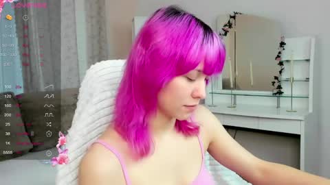 Snapshot of emilytrase chatting on 05/19/26, 01:22 Betty online show from 05/19/26, 01:22