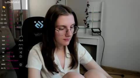 Snapshot of emilytrase chatting on 05/25/26, 05:08 Betty online show from 05/25/26, 05:08