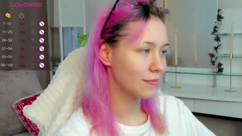 Snapshot of emilytrase chatting on 05/31/26, 01:14 Betty online show from 05/31/26, 01:14