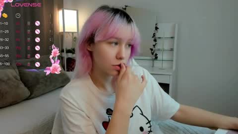 Snapshot of emilytrase chatting on 06/04/26, 01:11 Betty online show from 06/04/26, 01:11