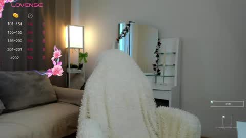 Snapshot of emilytrase chatting on 06/08/26, 01:09 Betty online show from 06/08/26, 01:09