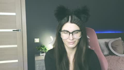 Emily online show from 02/09/25, 01:55