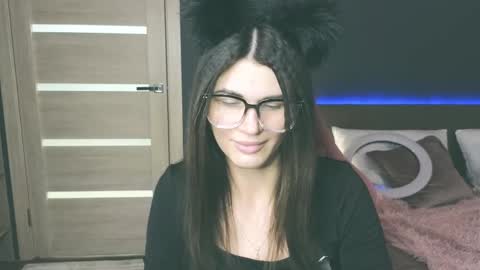 Emily online show from 02/09/25, 04:57