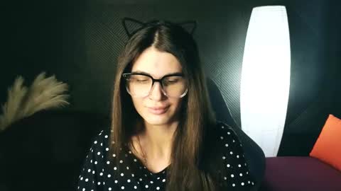 Emily online show from 02/10/25, 04:19