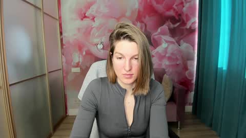 EmilyWalkers online show from 12/20/24, 08:06