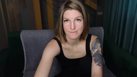 EmilyWalkers online show from 12/26/24, 08:07
