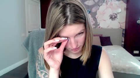 EmilyWalkers online show from 01/15/25, 10:38