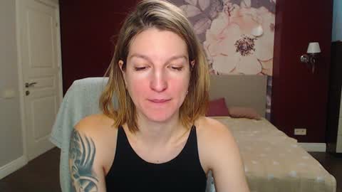 EmilyWalkers online show from 01/22/25, 07:46