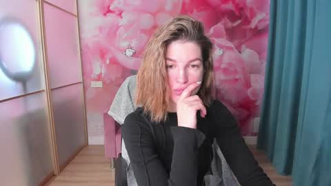 EmilyWalkers online show from 01/27/25, 08:07