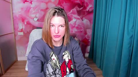 EmilyWalkers online show from 02/03/25, 07:51